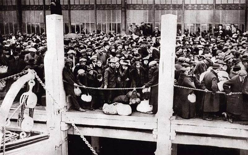 Бельгийские беженцы в порту Остенда