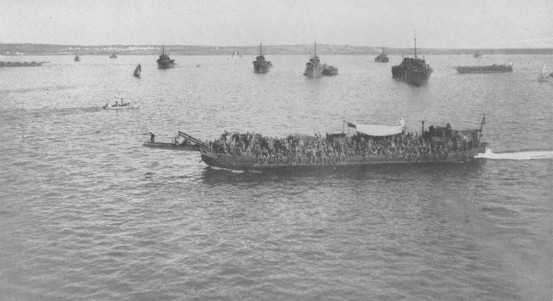 Доставка британских войск в бухту Сувла, Галлиполи