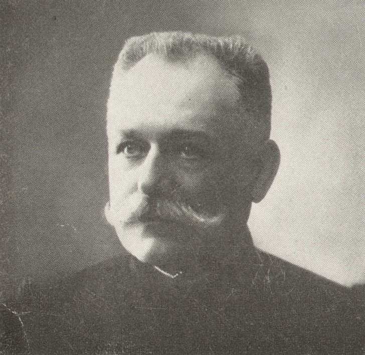 Генерал Маурицио Сарраил